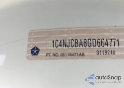 2016 Jeep Compass Sport z USA, uszkodzony, nr VIN 1C4NJCBA8GD664771